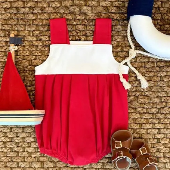 The Beaufort Bonnet Company Red and White bubble - Picture 1 of 3